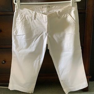 Abercrombie white capris